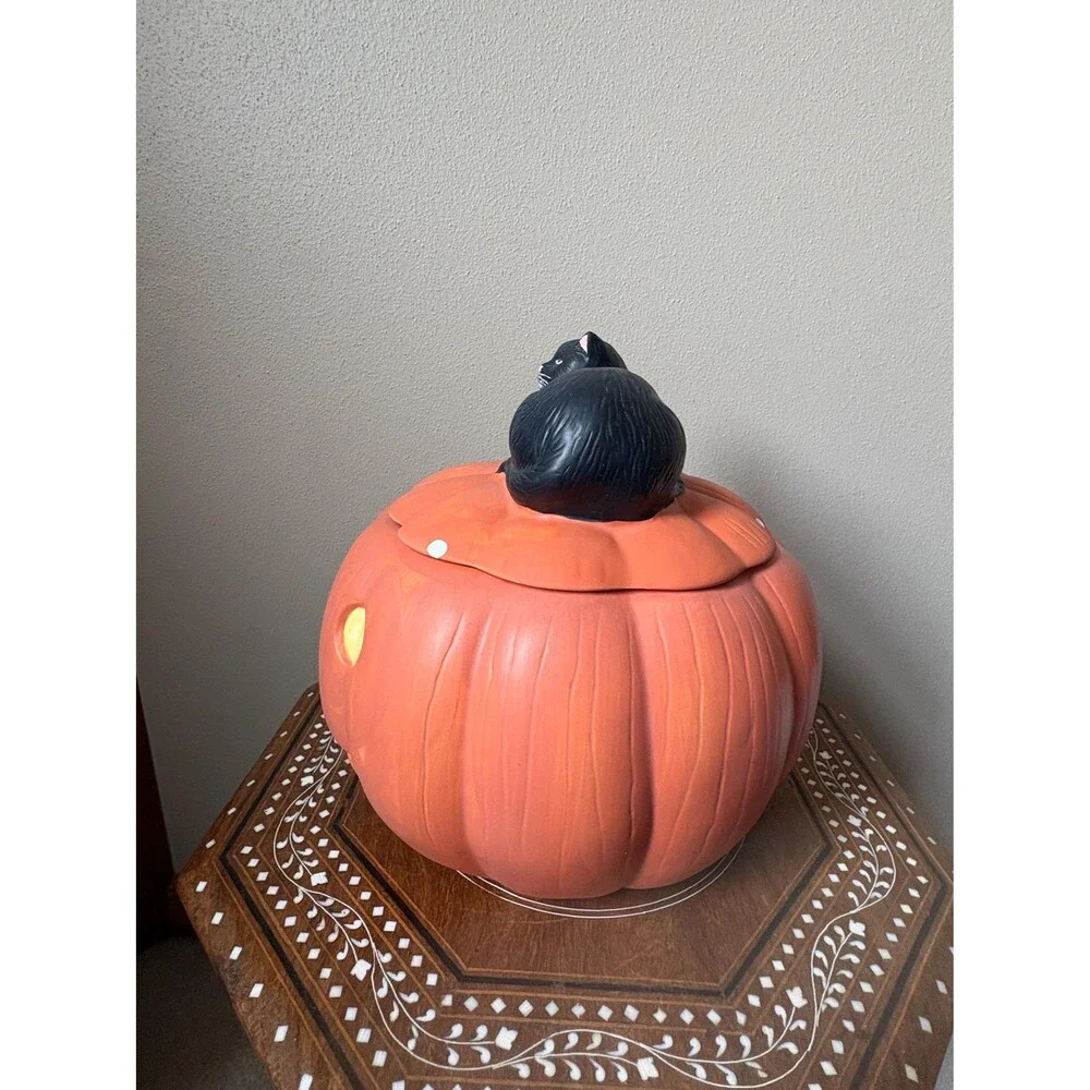 Unbranded carter lantern but
